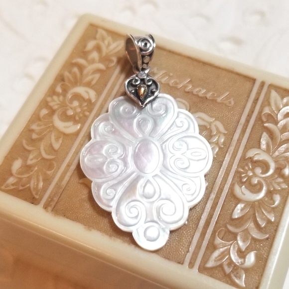 Robert Manse Jewelry - 18kt 925 Robert Manse Mother of Pearl Pendant